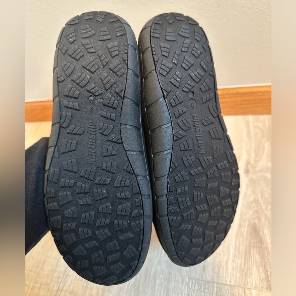 Northside Shoes - Picture 2 of 4